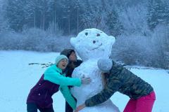 Hugs for the snowmen